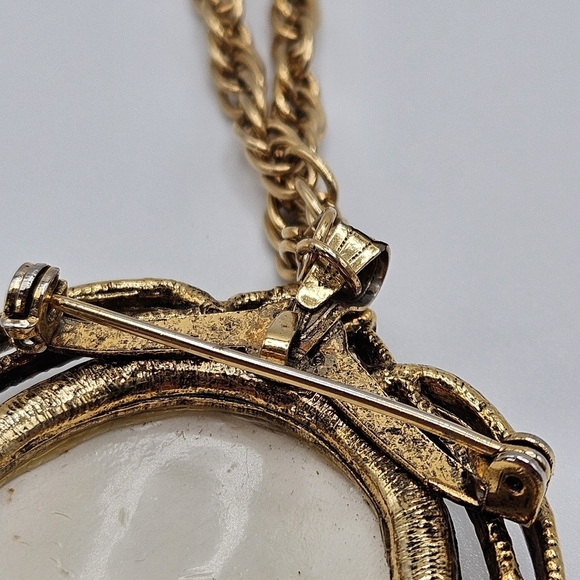 VINTAGE Floral Roses Cameo Gold Tone Ornate Pendant Necklace or Brooch Pin - Picture 7 of 9